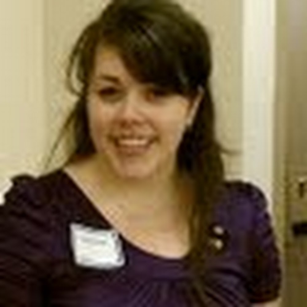 Meet your Posher, Laura